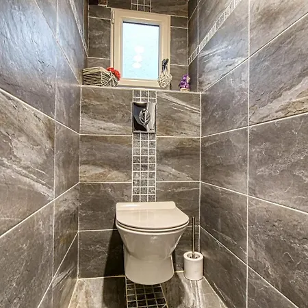 Apartment Le Boise Merveilleux Duplex Rustique, Excellent Emplacement A Quelques Pas Du Palais Cannes