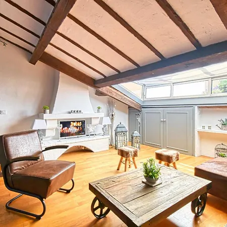 Le Boise Merveilleux Duplex Rustique, Excellent Emplacement A Quelques Pas Du Palais