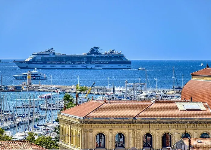 Le Boise Merveilleux Duplex Rustique, Excellent Emplacement A Quelques Pas Du Palais