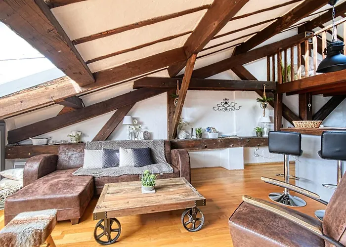 Le Boise Merveilleux Duplex Rustique, Excellent Emplacement A Quelques Pas Du Palais