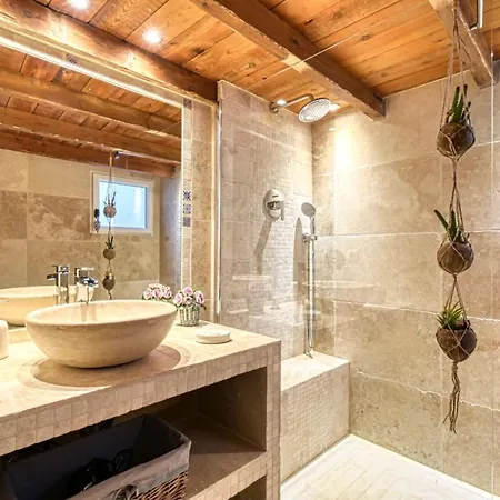 Appartement Le Boise Merveilleux Duplex Rustique, Excellent Emplacement à Quelques Pas Du Palais *