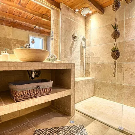 Appartement Le Boise Merveilleux Duplex Rustique, Excellent Emplacement à Quelques Pas Du Palais Cannes
